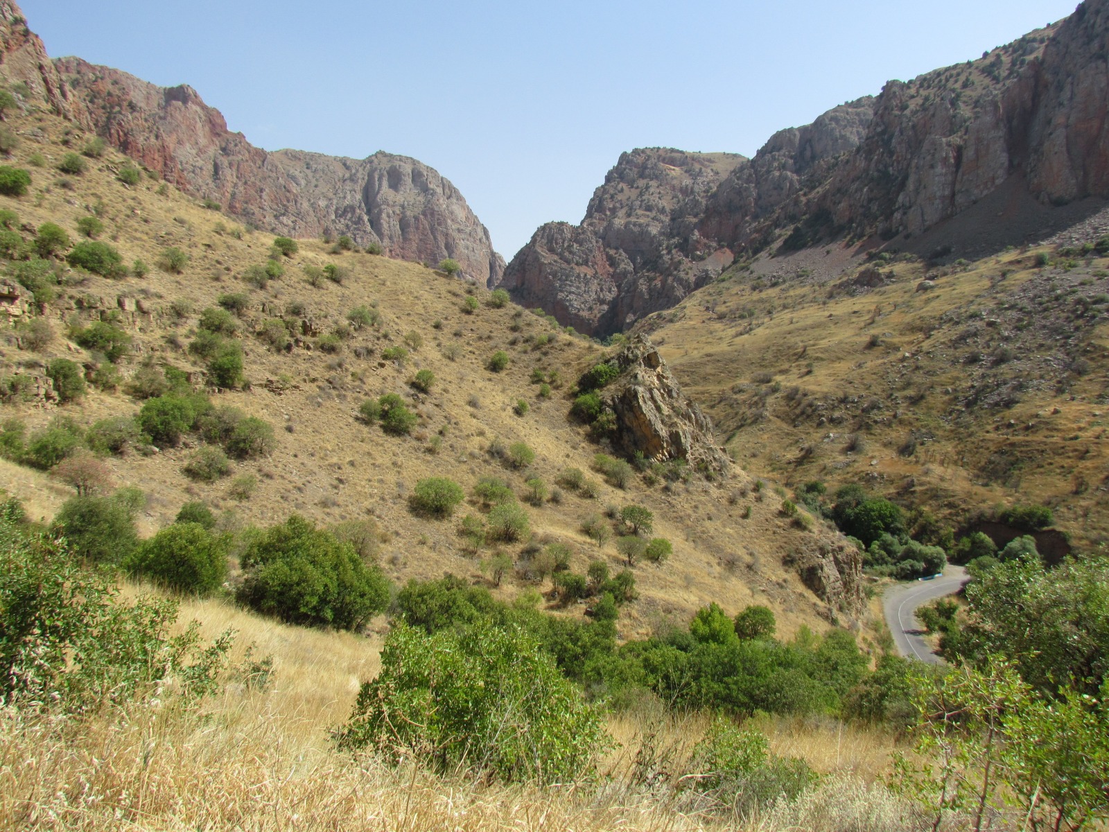 Noravank monastery - Surroundings
