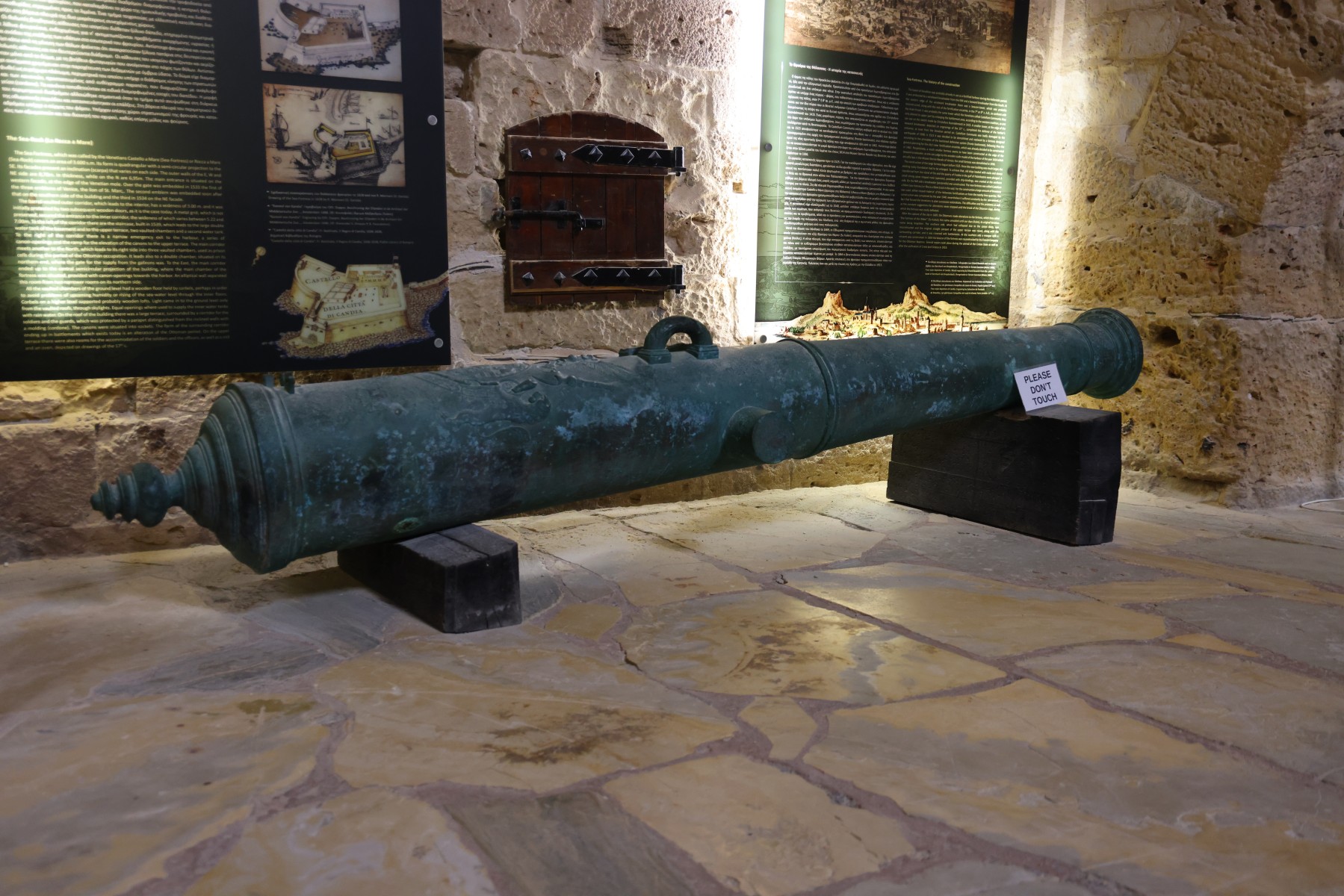 Heraklion - Rocca a Mare Fortress - Cannon