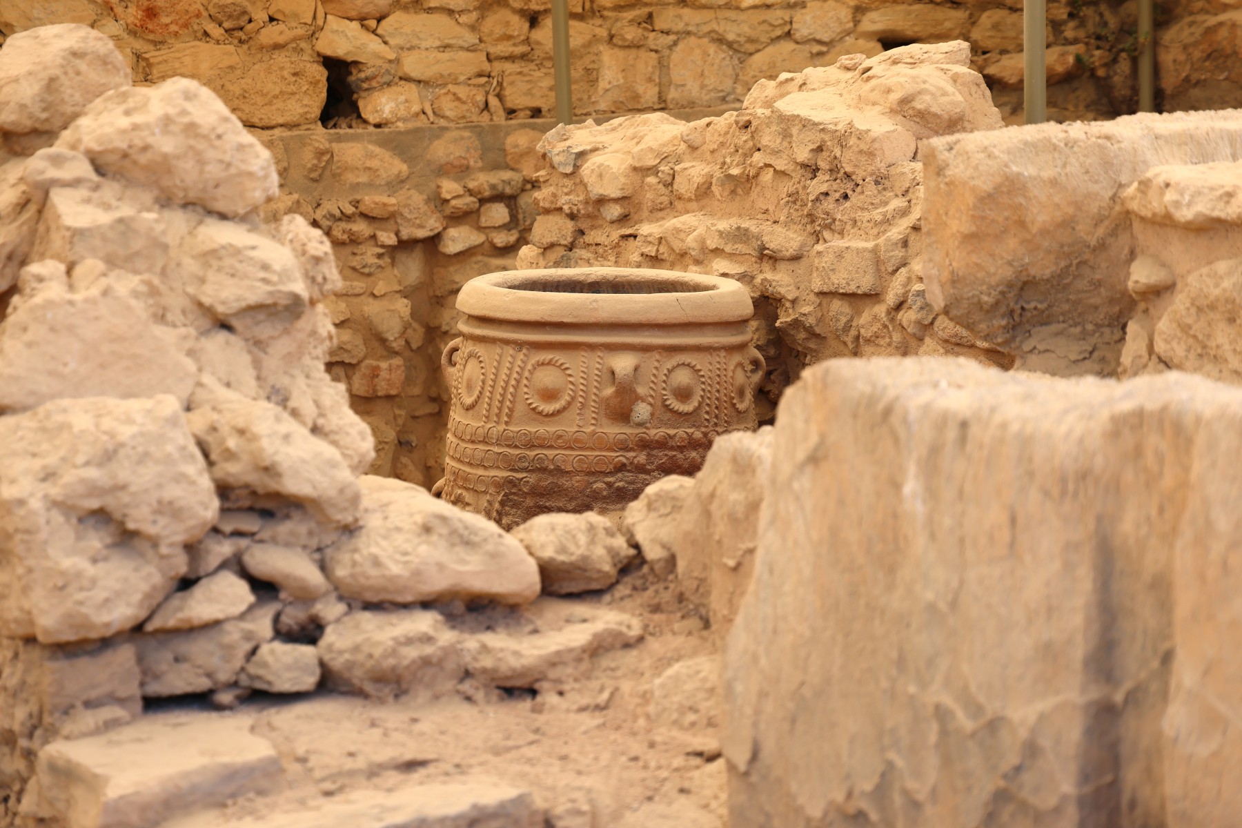 Knossos palace - Urn