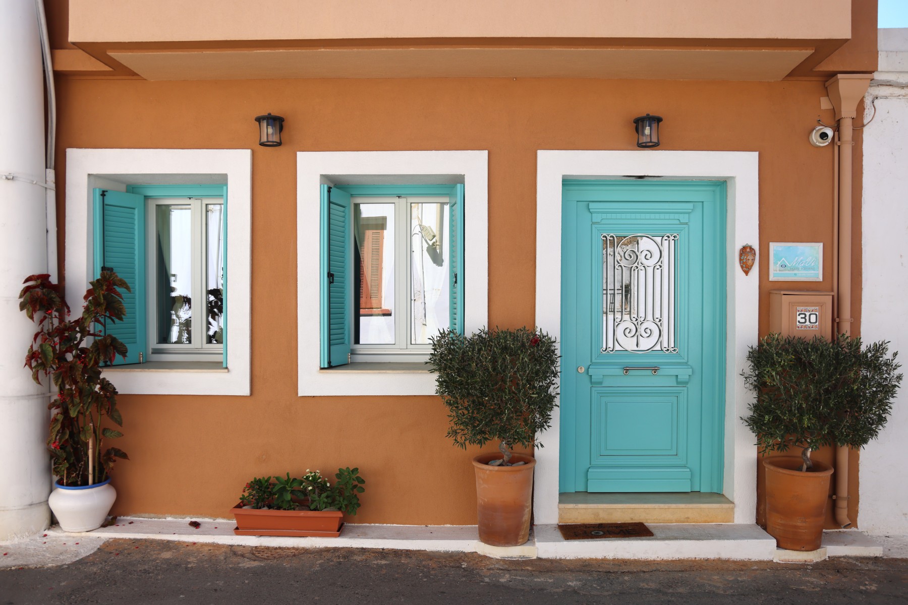 Malia - Windows and doors