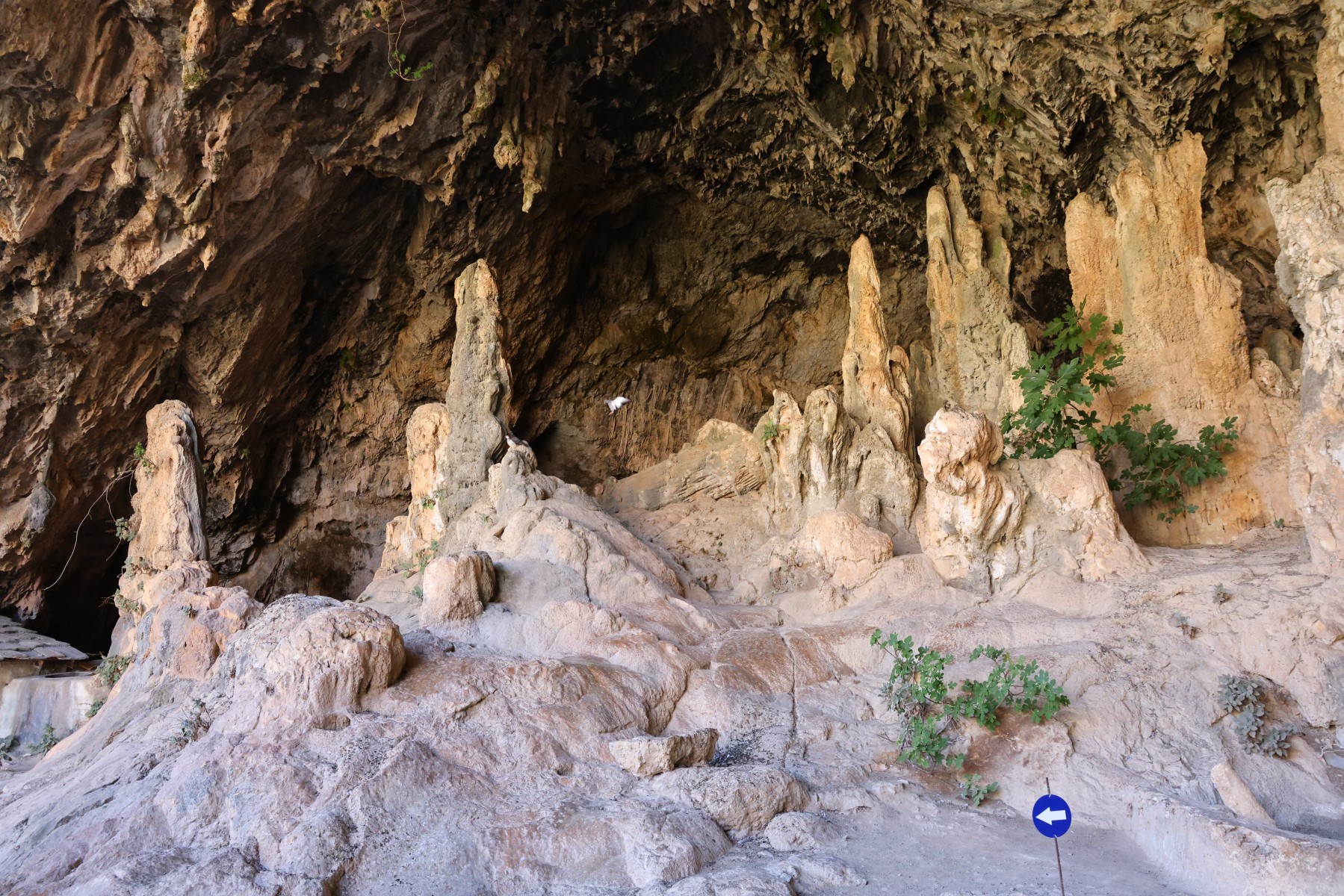 Topolia gorge - Cave of Agia Sofia