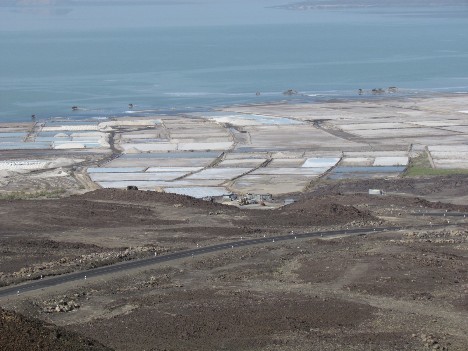 Afrera lake - Salt evaporation ponds