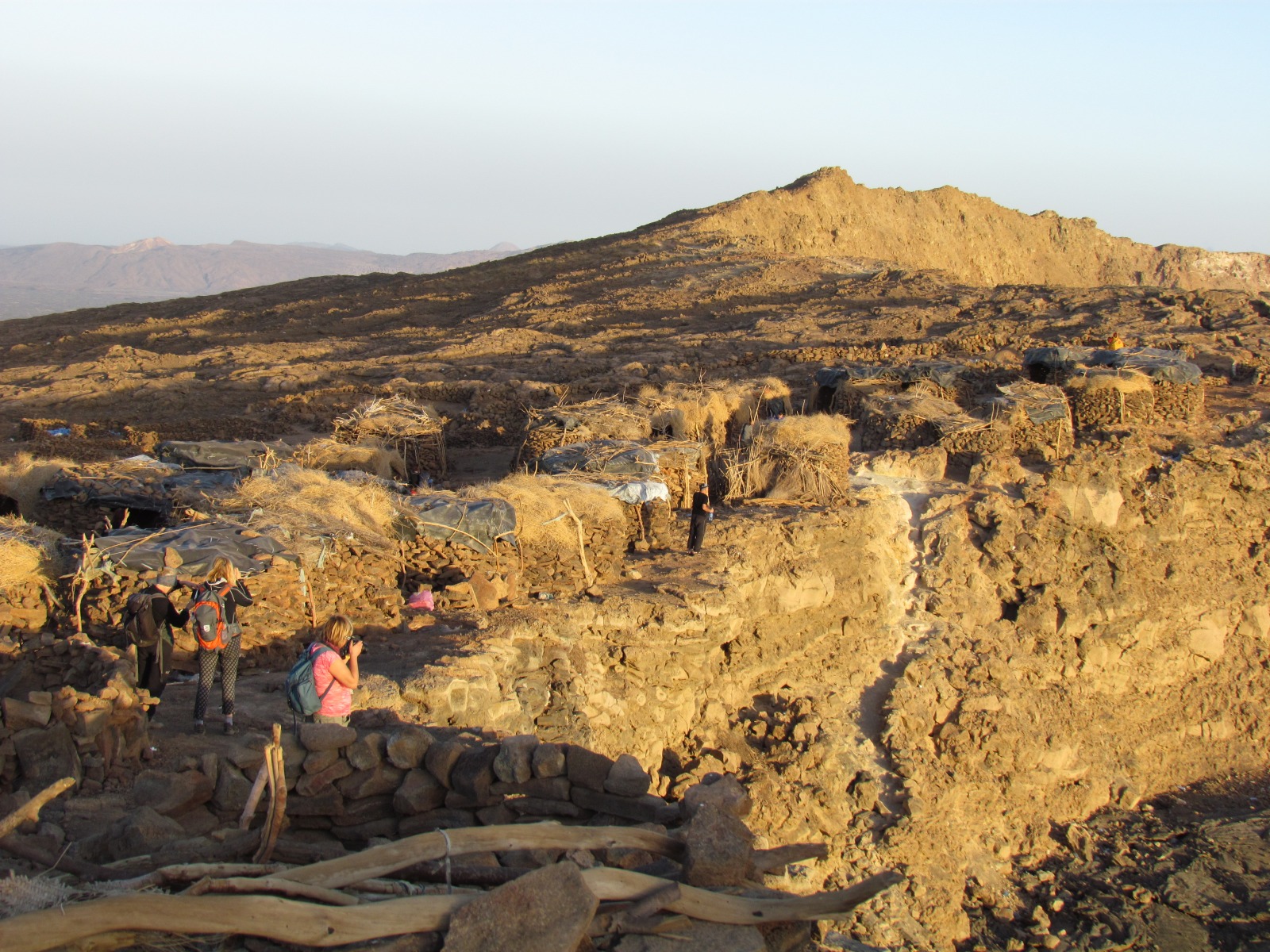 Danakil depression - Erta Ale volcano - Sleeping huts