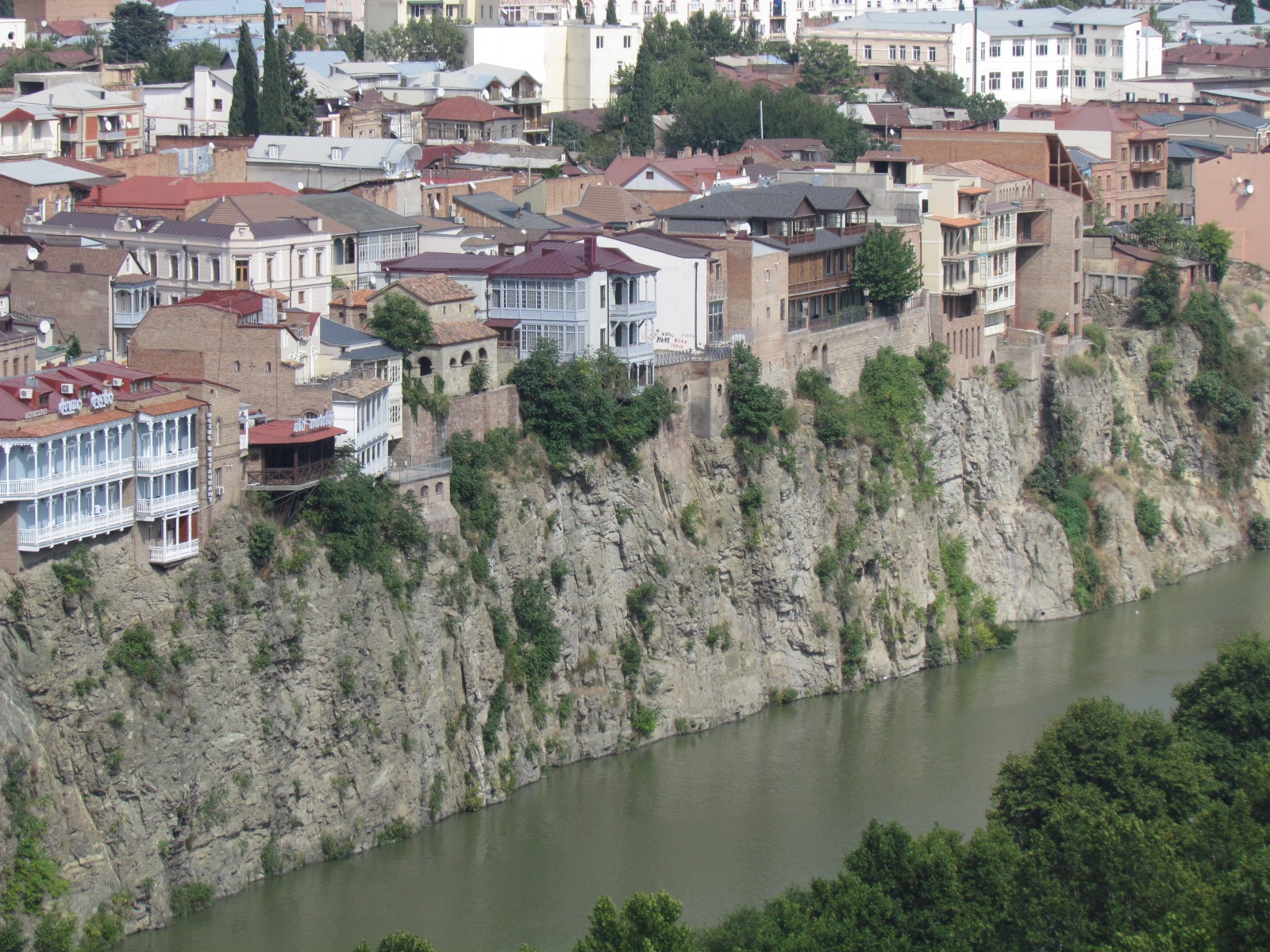 Tbilisi - Cliffs on river Mtkvari