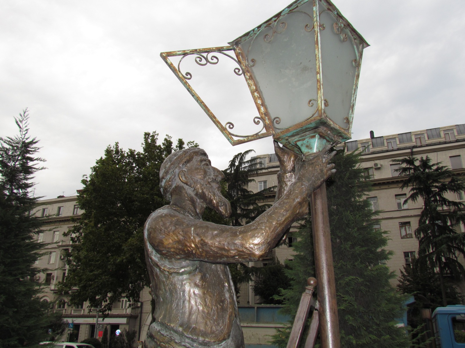Tbilisi - Lamplighter statue