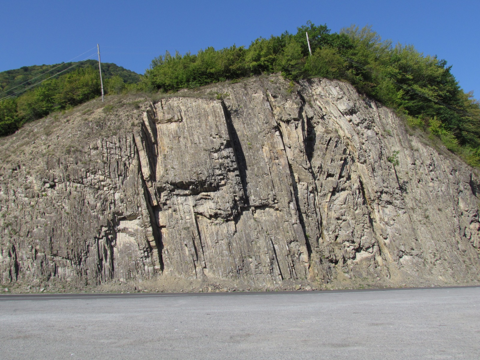 Zhinvali - Rocks at the Georgian Military Road