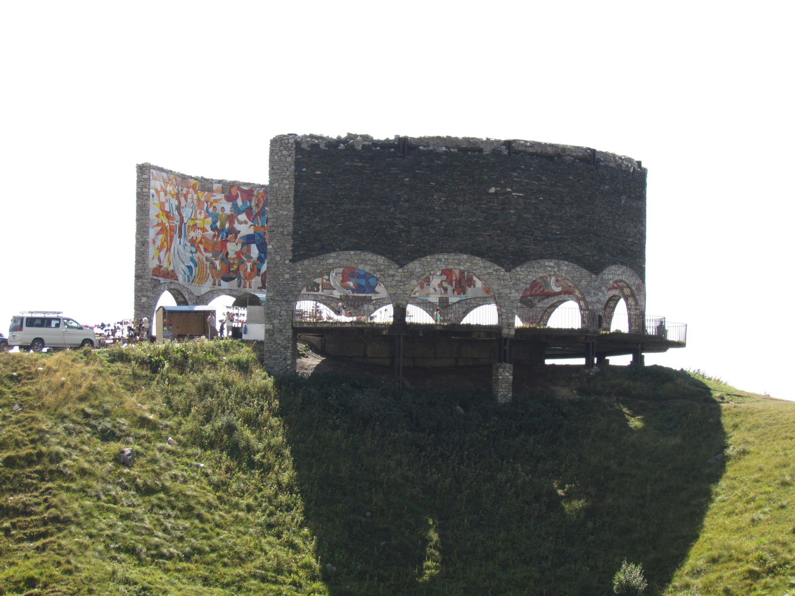 Jvari pass - Monument