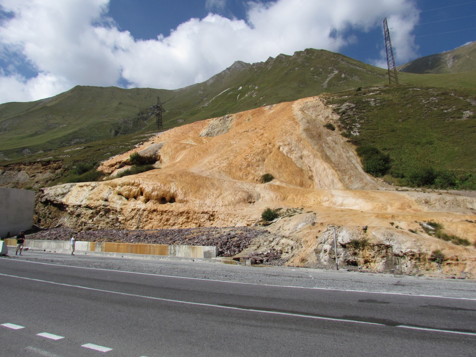 Georgian Military Road - Limestone travertines