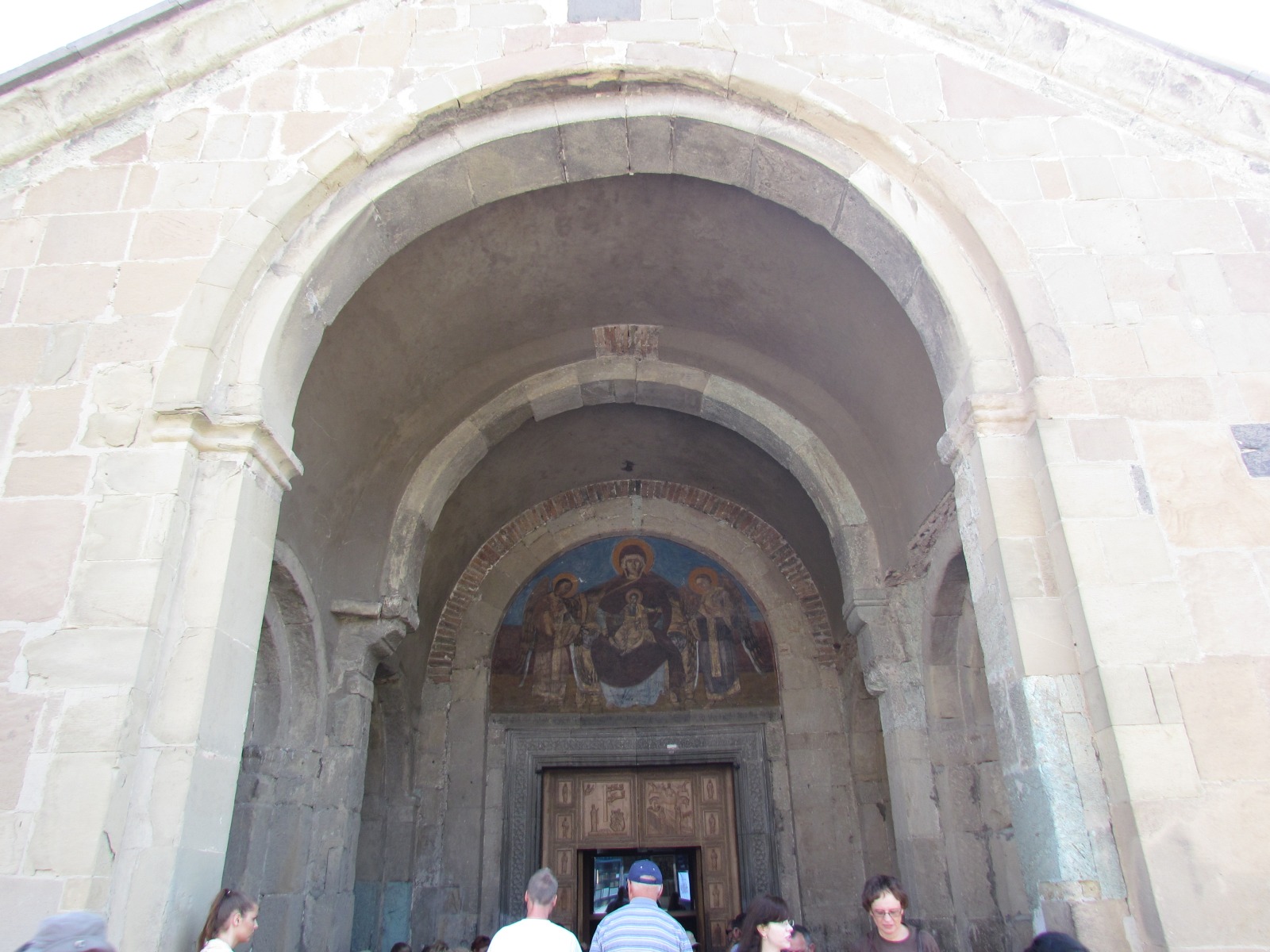 Mtskheta - Svetitskhoveli cathedral - Entrance