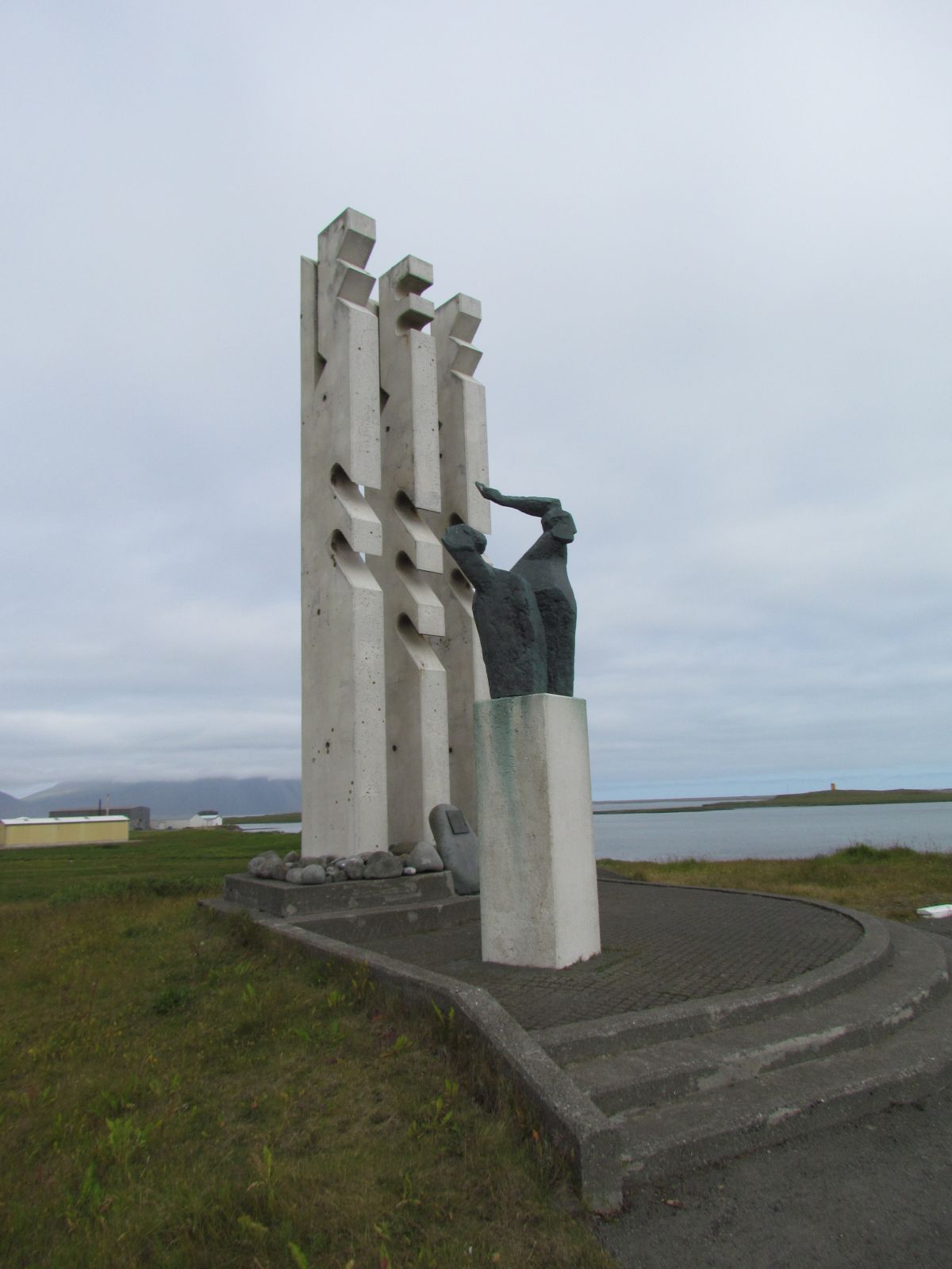 Höfn - Fishermans monument