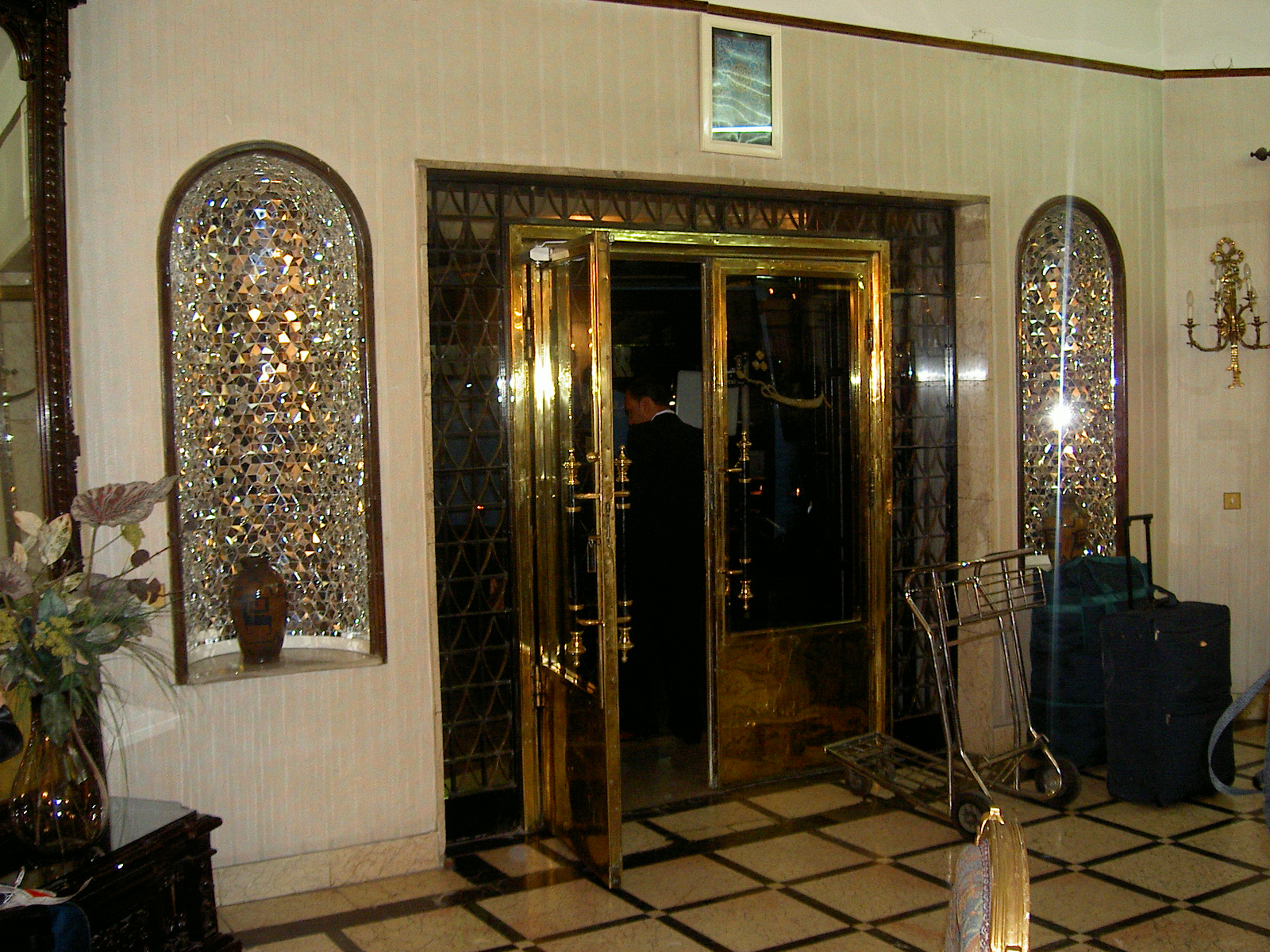 Tehran - Entrance in the hotel