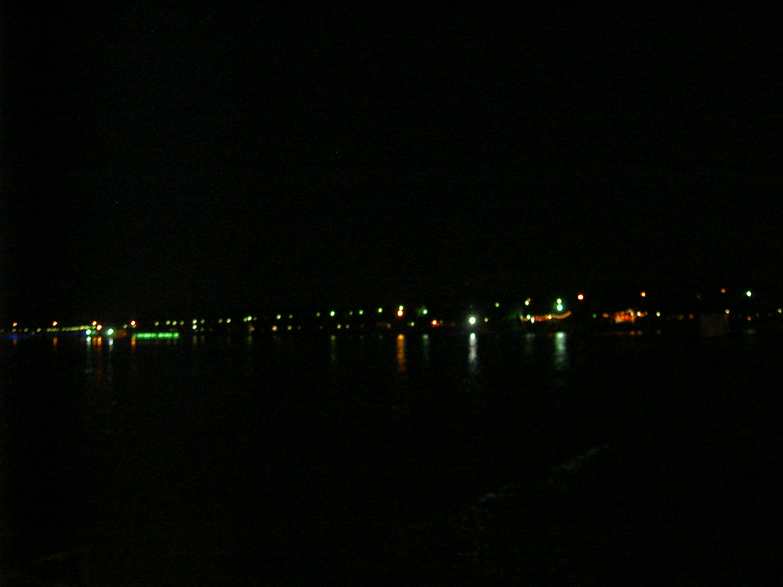 Esfahan - Zayandeh river at night