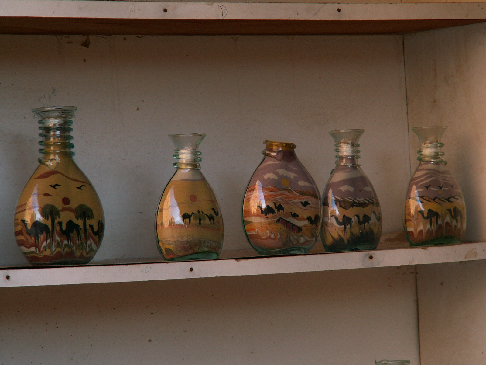 Petra - Making of sand vases
