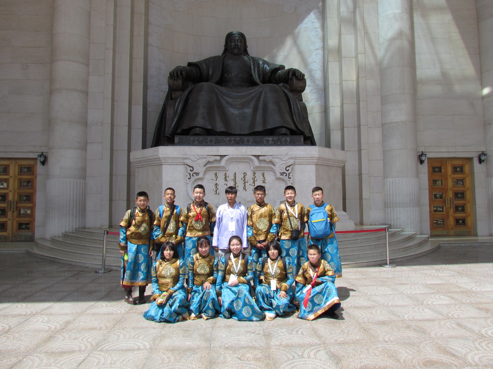 Ulaanbaatar - Sukhbaatar square - Saaral Ordon (Government Palace) - Chinggis Khan statue
