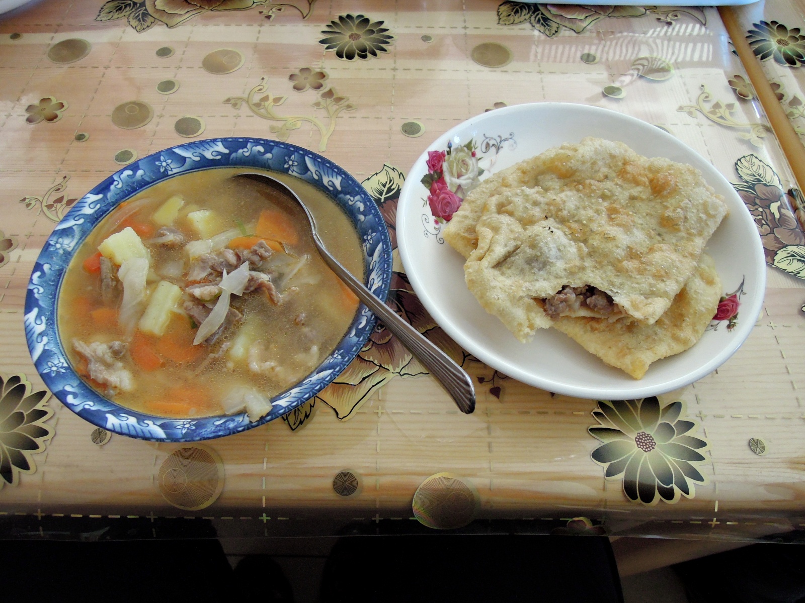 Jargalant - Soup and khuushuur