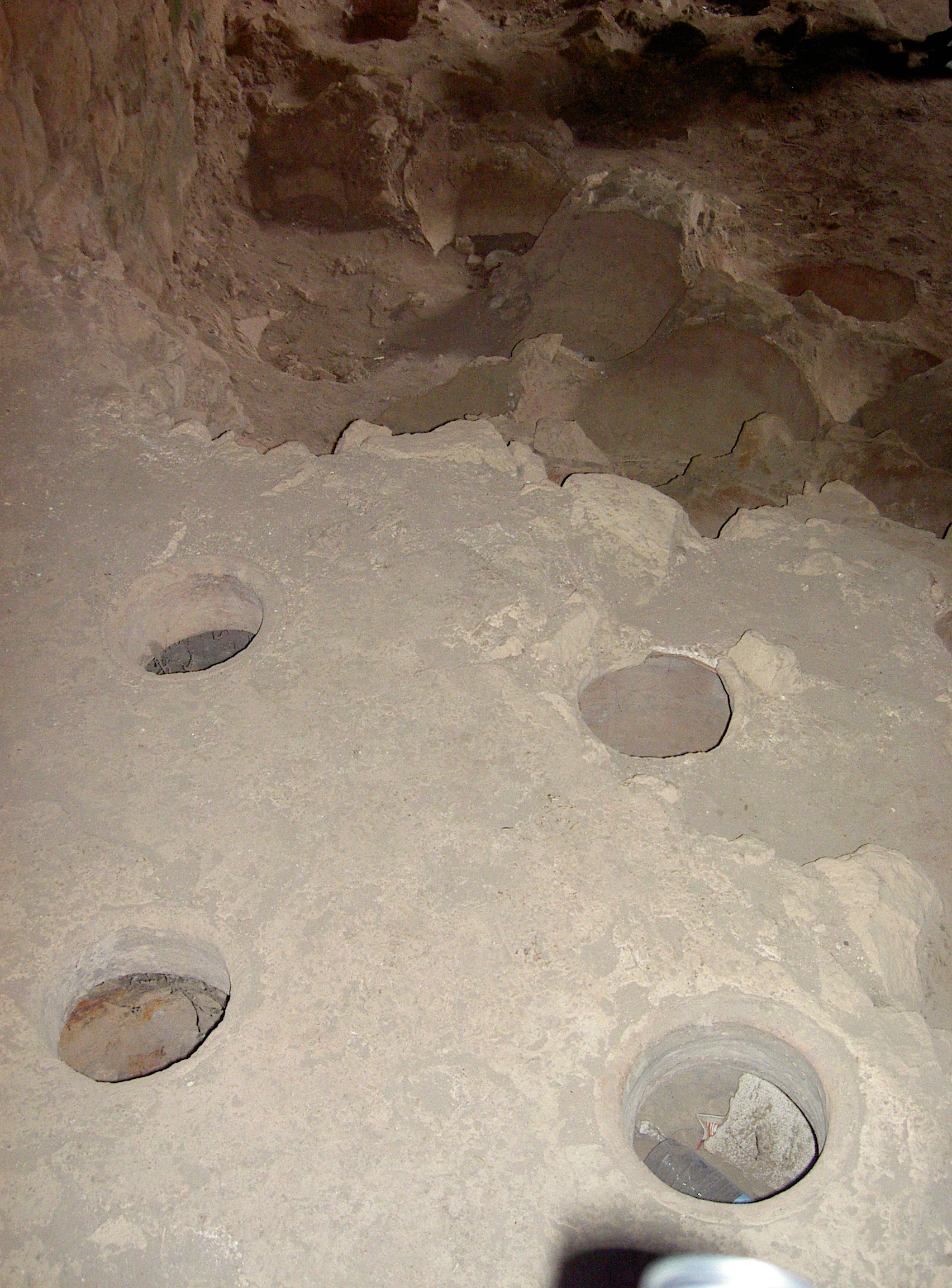 Near Homs - Krak Des Chevaliers - Food pantry