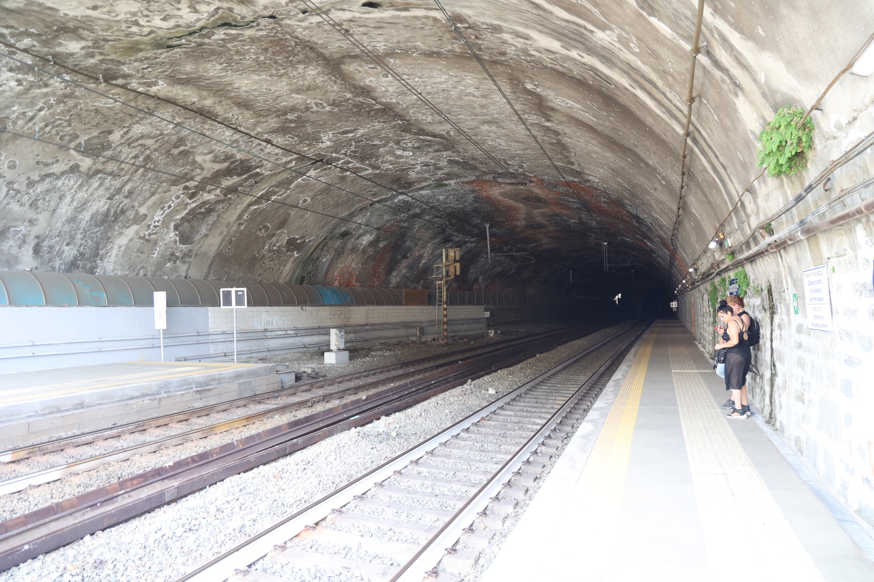 Riomaggiore - Train tunnel