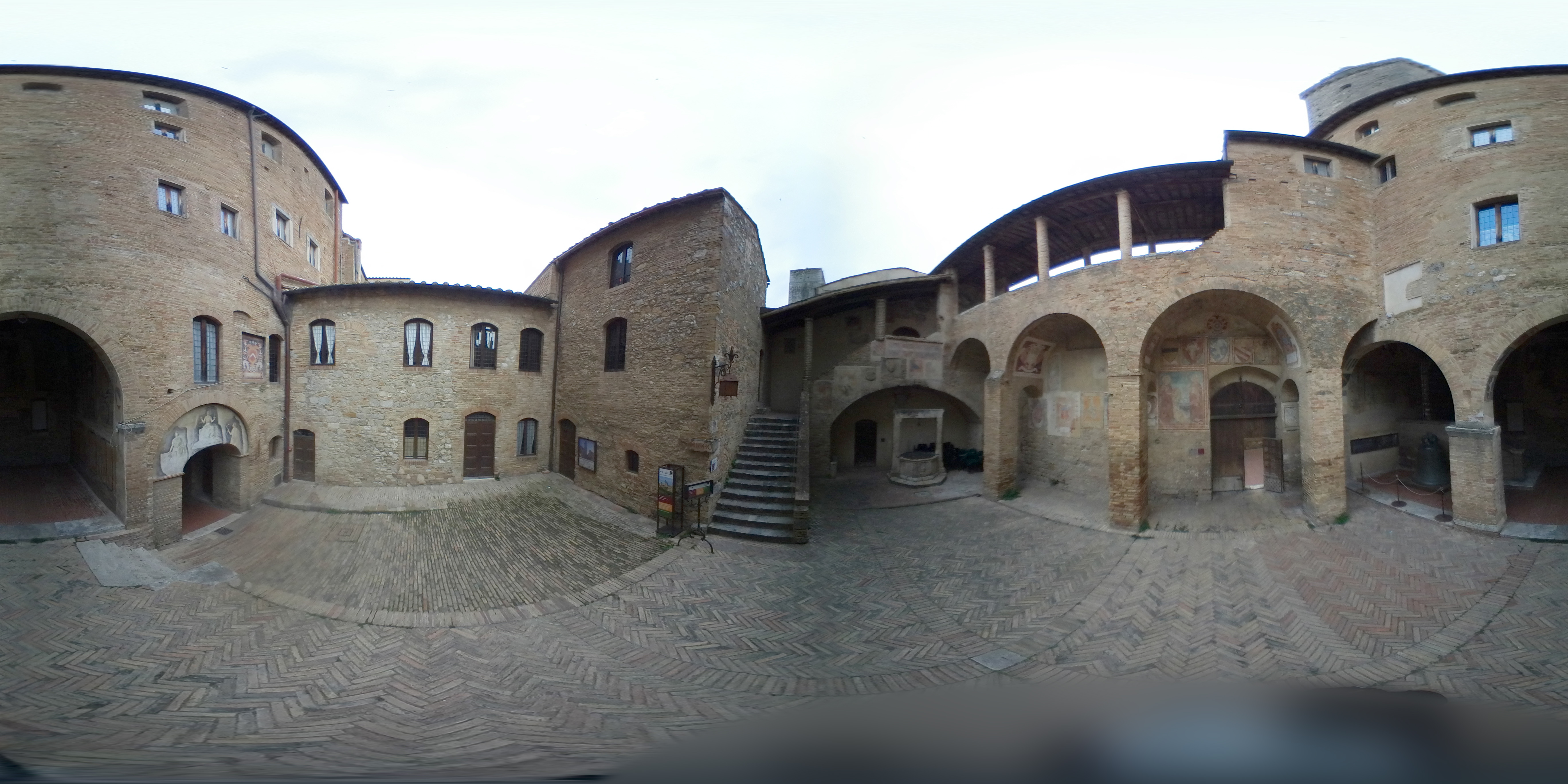 San Gimignano - Palazzo Comunale - Courtyard - 360 panorama
