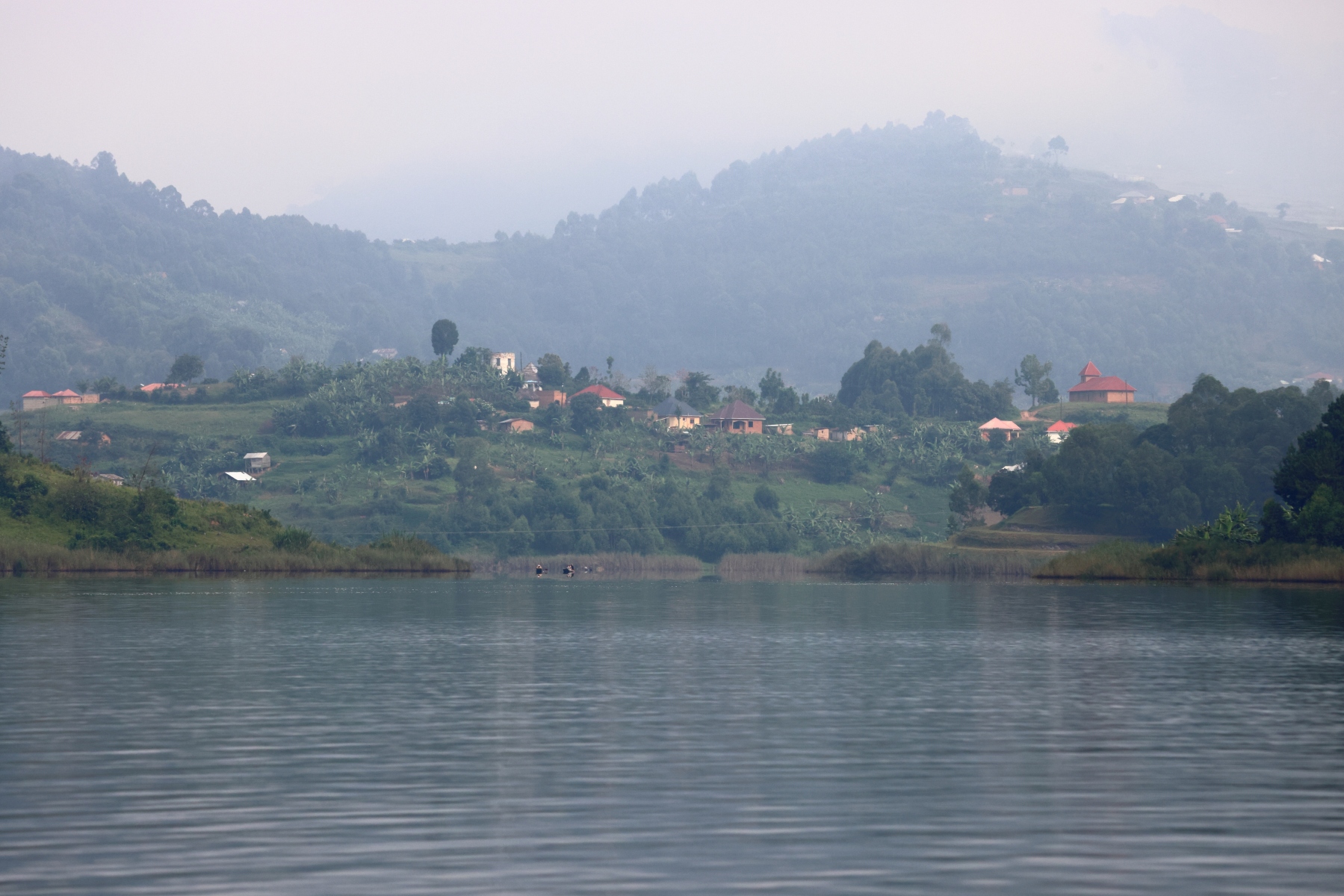 Uganda - Bunyonyi lake