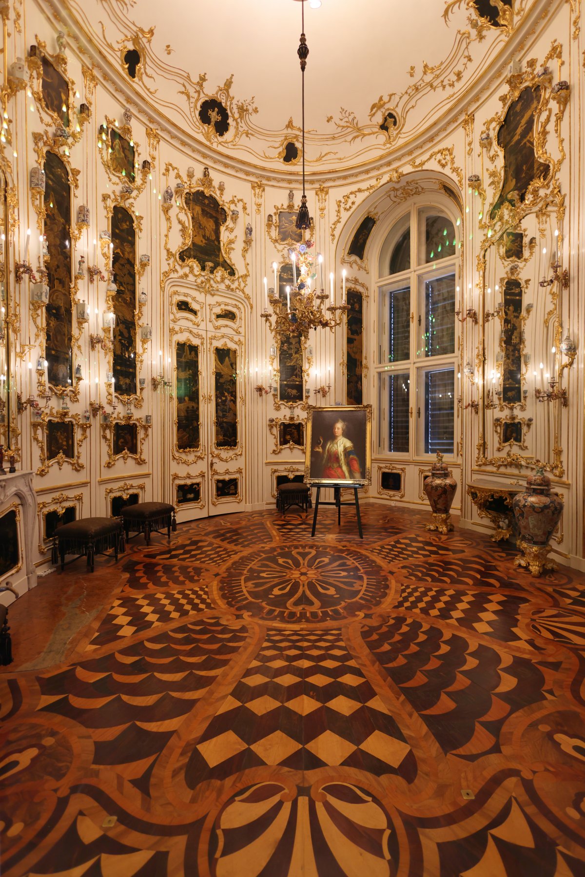 Schönbrunn - Palace - Chinese cabinet