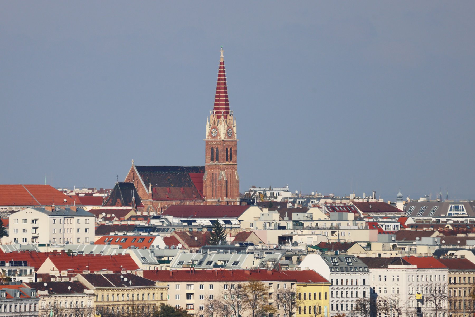 View from Schönbrunn Gloriette - Rudolfsheimer Pfarrkirche Maria Königin der Märtyrer