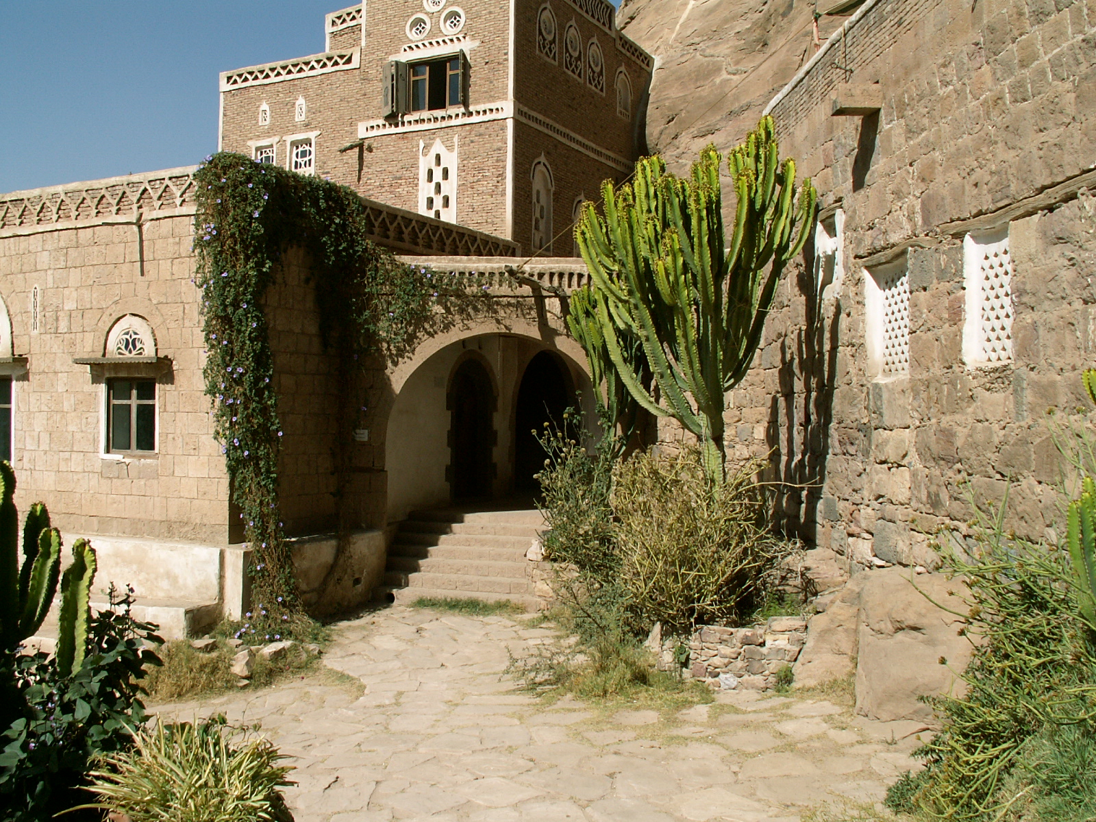 Wadi Dhar - Dar al Hajjar